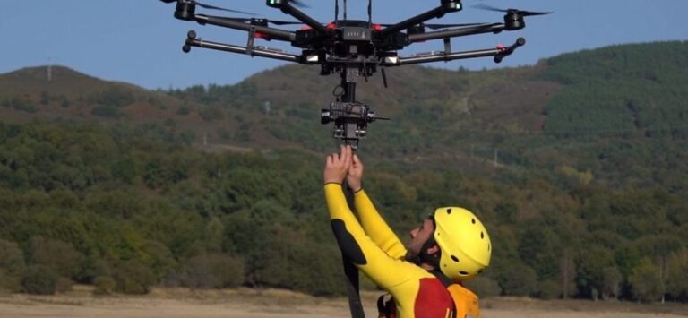 Drones en el Socorrismo Acuático: Beneficios, funciones principales y normativa.